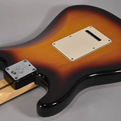 2006 Fender 60th Anniversary American Stratocaster Sunburst w/HSC image 11