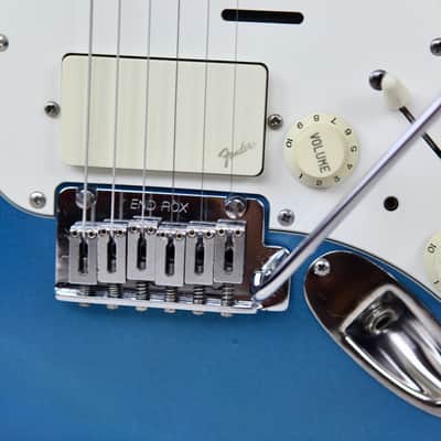 Fender Japan ST-CHAMP10 1997-1999 MIJ Lake Placid Blue (LPB)  Built-In Amp Mustang-Scale Mini Strat w/ Original Bag & Arm image 5