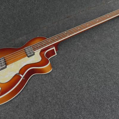 Hofner HCT-500/2-SB Contemporary Series Club Bass Guitar Great Vintage Look in Brown Burst image 2