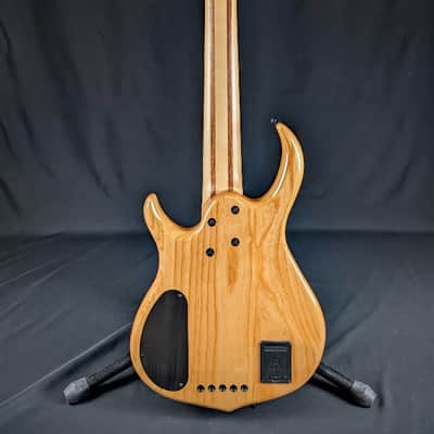 Marcus Miller M5-5 - Natural image 3