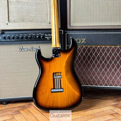 2016 Fender Eric Johnson Stratocaster 2 Tone SB image 10