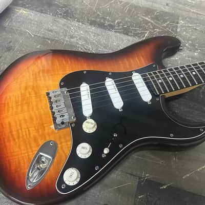 Fender Ultra Stratocaster 1997  Tobacco Burst image 6