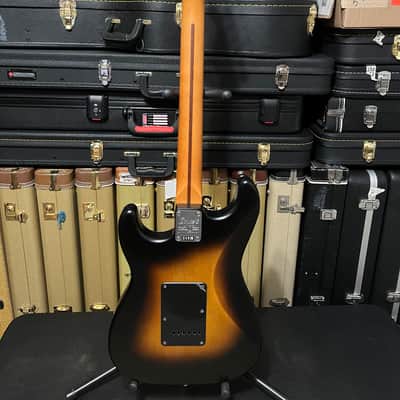 Fender Squire 40th Anniversary Vintage Edition Stratocaster 2000’s - Two Color Sunburst image 4