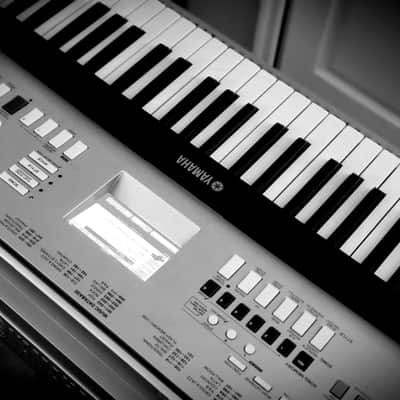 MUST SEE!!! YAMAHA DGX 520 (YPG 525) SEMI-WEIGHTED 88-KEY DIGITAL PIANO IN AMAZING CONDITION! image 19
