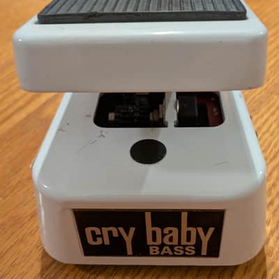 Dunlop 105Q Cry Baby Bass Wah 1999 - Present - White image 6