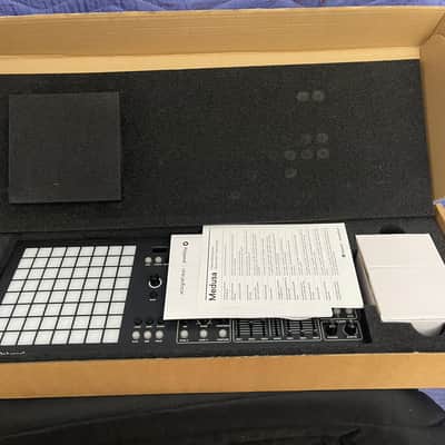 Polyend Dreadbox Medusa Hybrid Synthesizer 2018 - 2021 - Black image 9