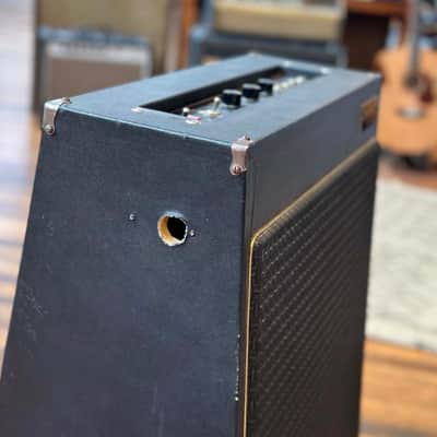 Treble Clef Junior 60 Watt 2X12" Bass Combo image 8