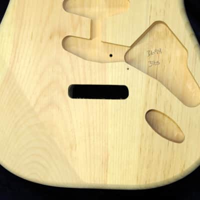 40yr Aged Pine Strat Style body - 3lbs #3694  *IMPORT CHARGES INCLUDED image 4