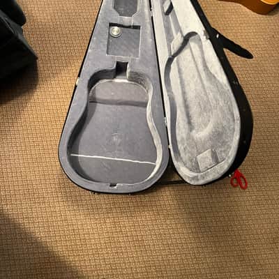 Art & Lutherie Wild Cherry Satin Lacquer with T-60 travilite quality case image 2
