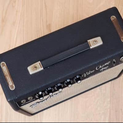 Fender Vibro Champ 6-Watt 1x8" Guitar Combo 1964 - 1967 - Black Panel image 16