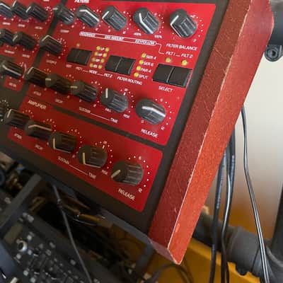 Access Virus B Desktop Digital Synthesizer 1999 - 2002 - Black / Red image 4