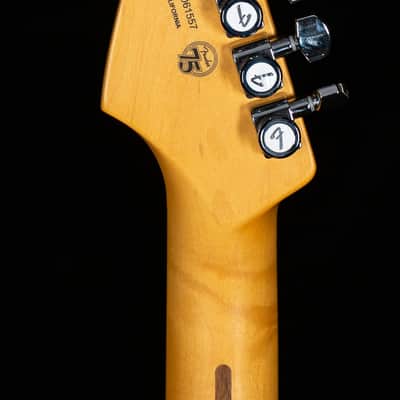 Fender American Ultra Luxe Stratocaster 2-Color Sunburst Maple Fingerboard (557) image 6