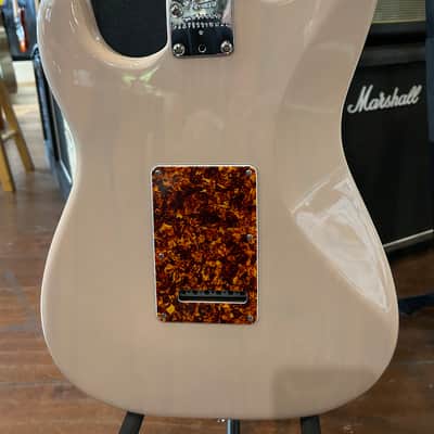 Fender American Professional II FSR Thinline Stratocaster - Transparent Shell Pink /8lbs. 1.8oz #US240023798 image 5