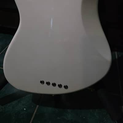Lakland Darryl Jones 5 (DJ-5) Chisonic 2010's - Pearl White image 6