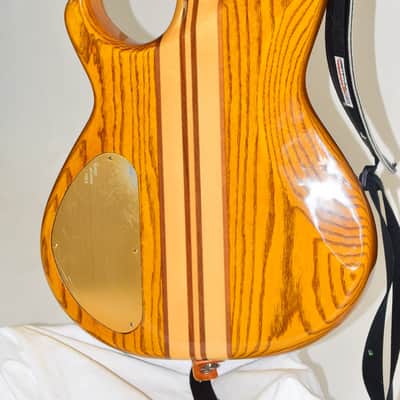 Vintage Aria Pro II SB-900 Bass with Original Case Bridge pickup bad with only one coil functioning image 10
