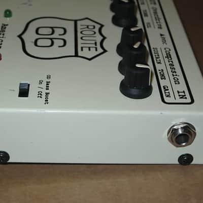 used Visual Sound Route 66 Overdrive & Compression 1st ver of orig model RT66 (late 1990s) only works with adapter (NOT included), has battery clip - but can't power a battery clip (don't know why) + new feet & strings image 15