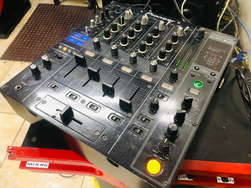 Pioneer DJM-800 - Four Channel Professional DJ Mixer image 1