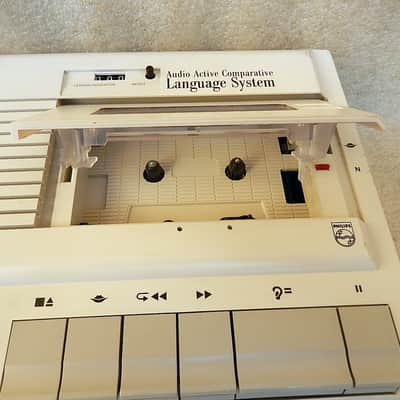 Philips audio active comparative language system - AAC7000  Cassette Tape Player image 2