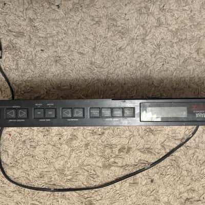 Yamaha TX81Z Rackmount FM Tone Generator 1987 v1.1 with Manual