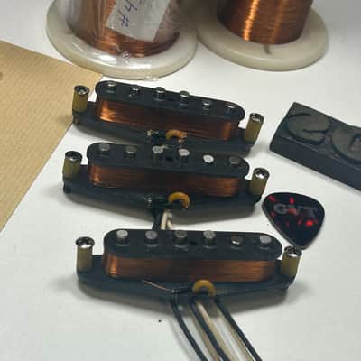 General Vintage Tone NOS pickup set for Stratocaster ®️ 1962 specs Vintage Heavy Formvar Corona Wire INC, New York 70s image 4