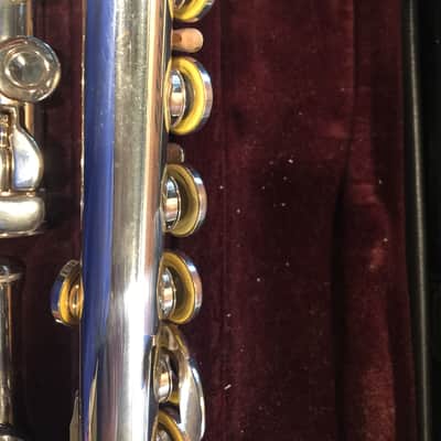 Yamaha YFL-481H solid silver low B flute In original box image 5