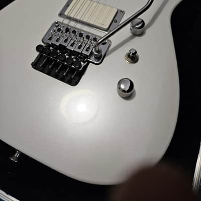 Jackson USA Custom Shop Snow Blind Soloist 2007 Snow White Pearl w/ Hardshell Case image 10