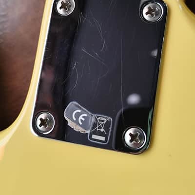 Fender Jazz Bass Deluxe 2007 - Vintage White image 19