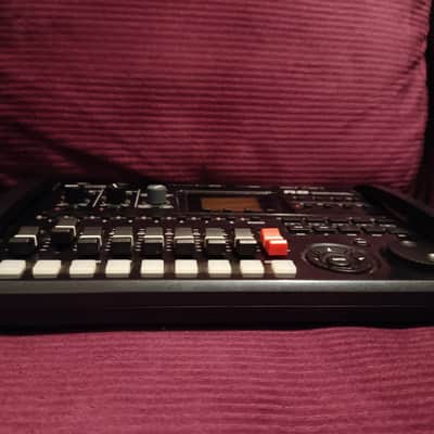 Zoom R8 Recorder: Interface: Controller: Sampler 2010s image 4