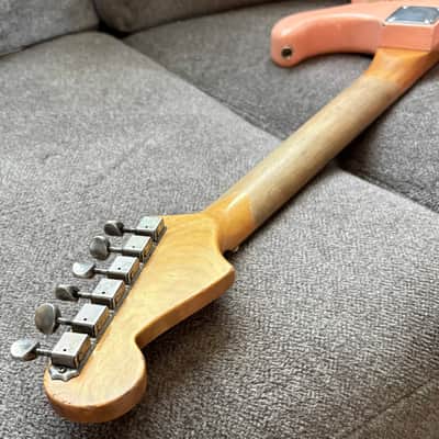 Fender Stratocaster 1961 features. Heavy Relic Shell Pink image 6