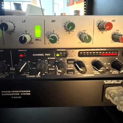 dbx 1066 Dual-Channel Compressor / Limiter / Gate 2010s - Black image 4