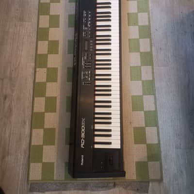 Roland RD-300GX 88-Key Digital Stage Piano 2008 - 2011 - Black