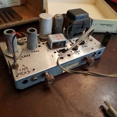 Silvertone Sears mono Tube Amplifier 6V6 project chassis cab case handle Fisher AlNiCo Speaker 1961 Tan image 1