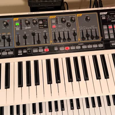 Roland SH-01 GAIA 37-Key Synth w/ Odyssey flight case image 3