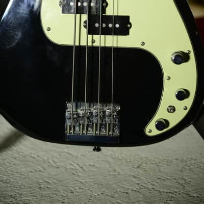 Bottom Wave P Bass Black image 2