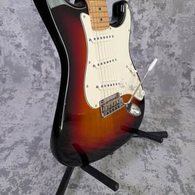 Fender American Standard Stratocaster 2012 - 3-Color Sunburst image 3
