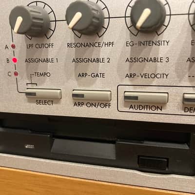 KORG　　TRITON　rack　　PERFECTLY　WORKING image 4