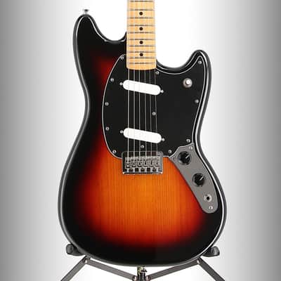 Fender Player II Mustang, Maple Fingerboard, 3-Color Sunburst (I2) (89665) image 1