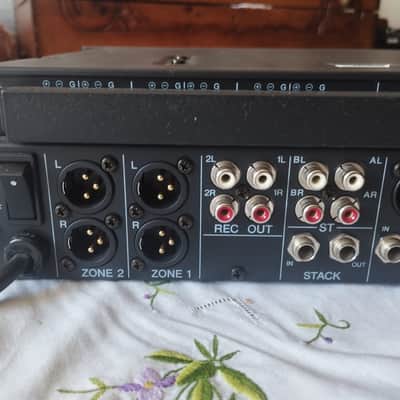 Yamaha MV800 rack mixer - Black image 5