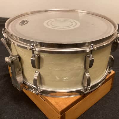 WFL (Ludwig) No. 902 Ray McKinley/Symphonic Super Classic 6.5x14" 16-Lug Snare Drum with P-87 Strainer 1948 - 1959 - White Marine Pearl image 2