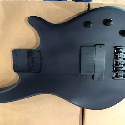 Loaded Warmoth 5 string G5 bass body imagen 1