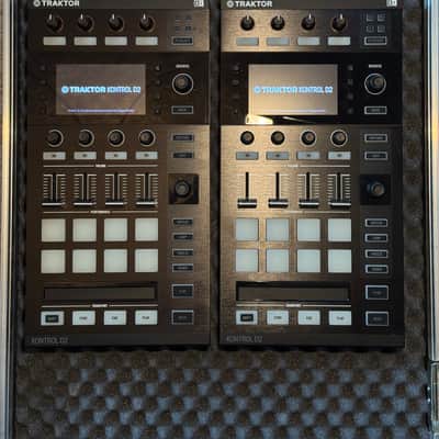 Immagine Native Instruments Traktor Kontrol D2 2010s - Black - 2