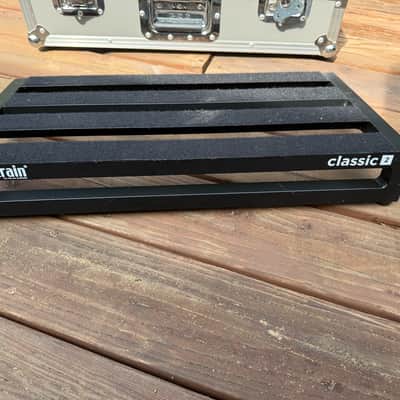 Pedaltrain Classic 2 Pedalboard with Tour Case – Excellent Condition image 2