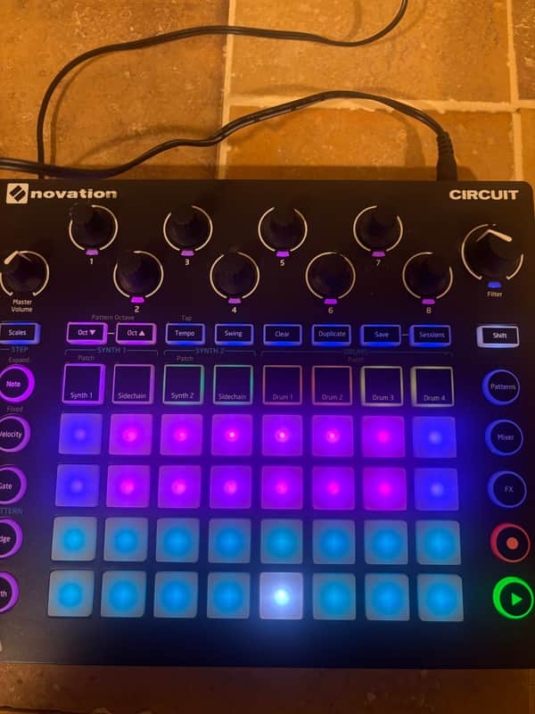 Novation Circuit Groovebox 2015 - 2021 - Black image 1