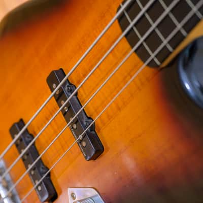 Squier Vintage Modified Fretless Jazz Bass 2016 - Sunburnst image 4