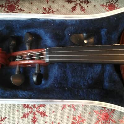Suzuki 4-4 violin Model 220 in excellent condition image 2