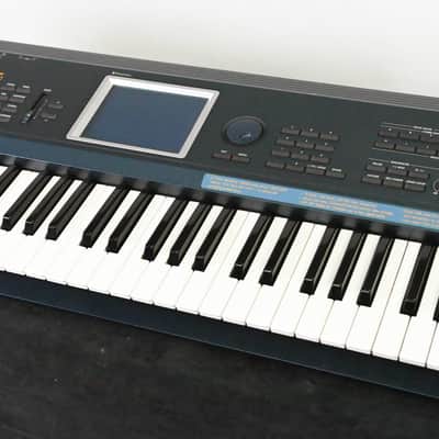 Korg Triton Extreme 76 76-Key 120-Voice Polyphonic Workstation CG012M2 image 3