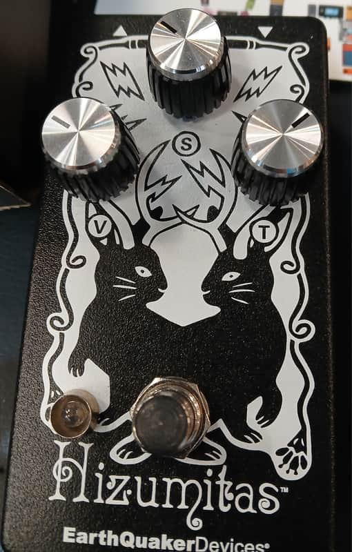 **RARE **EarthQuaker Devices hizumitas fuzz sustainer - reverse Black and White imagen 1