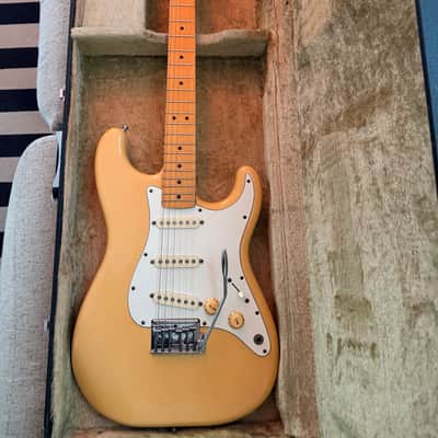 Fender Standard Stratocaster (2-Knob) with Maple Fretboard 1983 - 1984 - Ivory White image 1