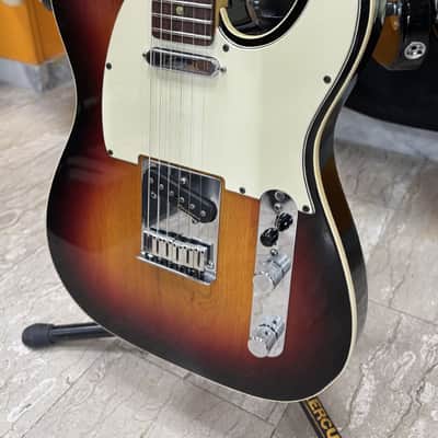 Fender Telecaster American Deluxe Electric guitar made in the USA – Sunburst – 2002 ... image 2