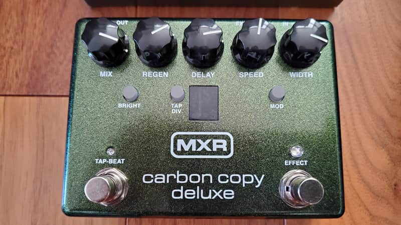 MXR M292 Carbon Copy Deluxe Analog Delay 2017 - Present - Green image 1